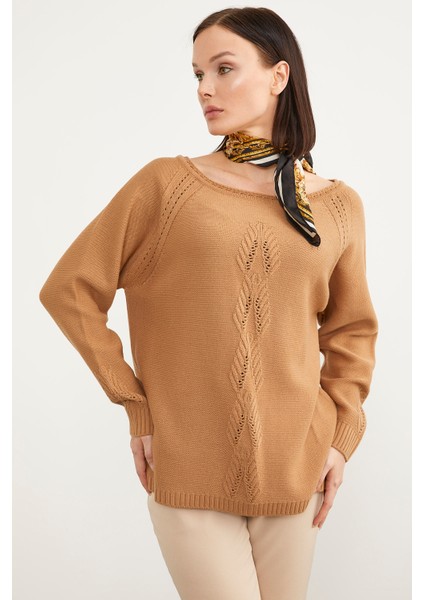 Kayık Yaka Motif Detaylı Triko Kazak - Kamel fiyatları