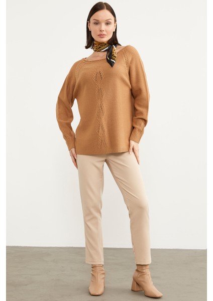 Kayık Yaka Motif Detaylı Triko Kazak - Kamel modelleri