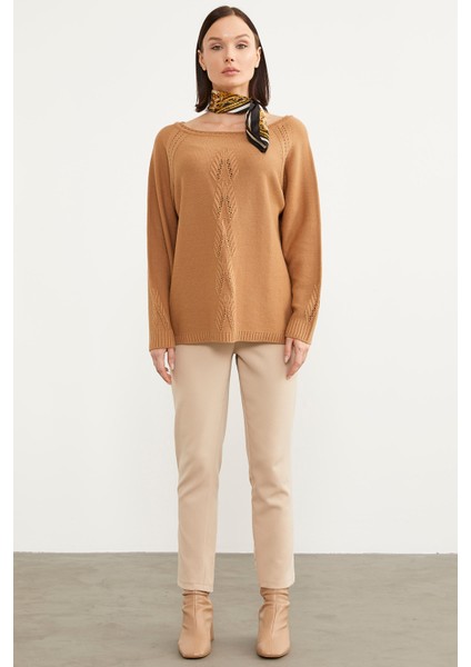 Kayık Yaka Motif Detaylı Triko Kazak - Kamel fırsatları