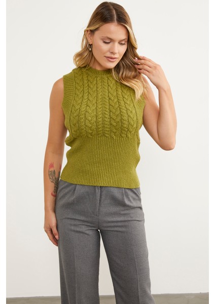 Bele Oturmalı Saç Örgü Triko Süveter - Yeşil indirimleri
