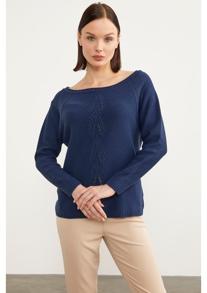 Kayık Yaka Motif Detaylı Triko Kazak - Lacivert fiyatları