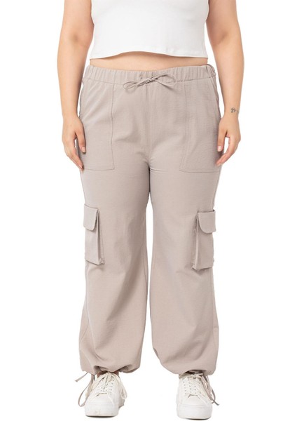 Büyük Beden Büzgü Detaylı Kargo Cepli Paraşüt Taş Rengi Pantolon