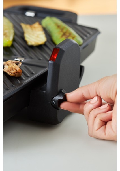 Future Essential Tost Makinesi Matte Black 1800 W indirimleri