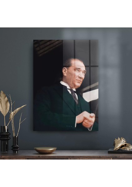 Cam Tablo Atatürk Takım Elbiseli 30X40 cm