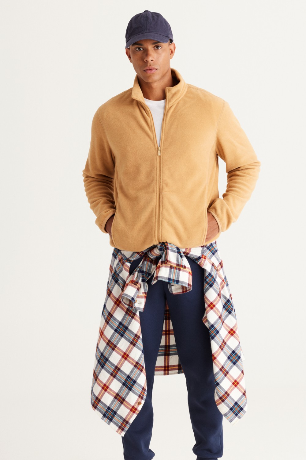 Altınyıldız Classics Erkek Siyah Anti-pilling Tüylenme Yapmayan Standart Fit Dik Bato Yaka Sweatshirt Polar Ceket