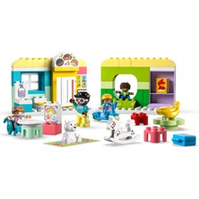 LEGO Duplo® Kasabası Kreşte Hayat 10992 - 2 Yaş ve Üzeri Çocuklar Için 4 Adet Minifigür Içeren Eğitici Oyuncak Yapım Seti (67 Parça)