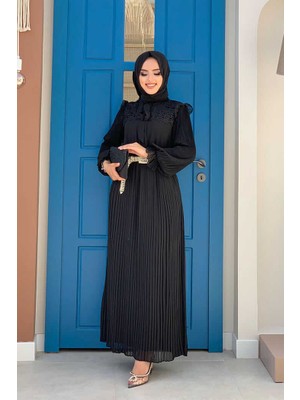 Bym Fashion Piliseli Omuz Kısmı Dantel Görünümlü Yaka Detay Elbise 3726 Siyah