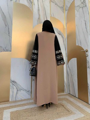 Bym Fashion Bym Kol Işlemeli Bel Kuşaklı Abaya 7814 Vizon