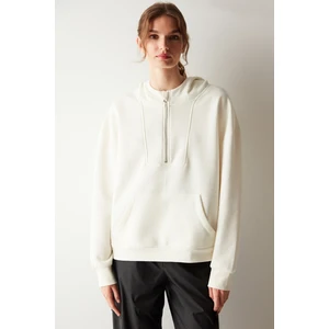 Yarı Fermuarlı Beyaz Sweatshirt