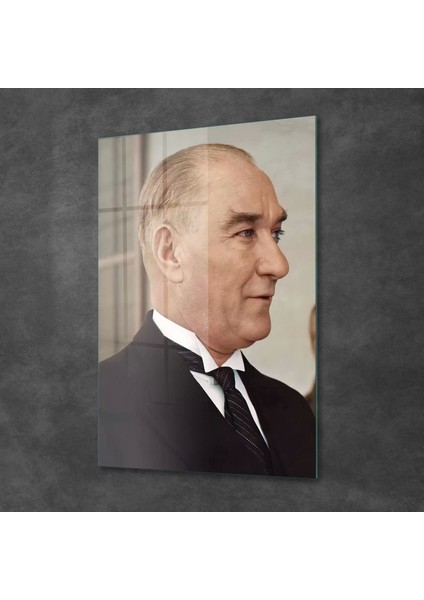 Cam Tablo Atatürk Siyah Takım Elbiseli 70X100 cm