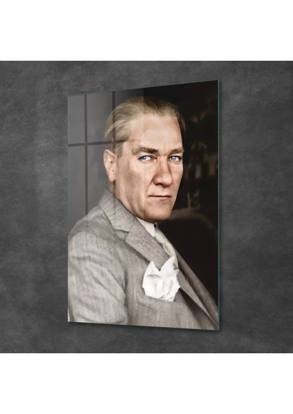 Cam Tablo Atatürk Gri Takım Elbiseli 70X100 cm