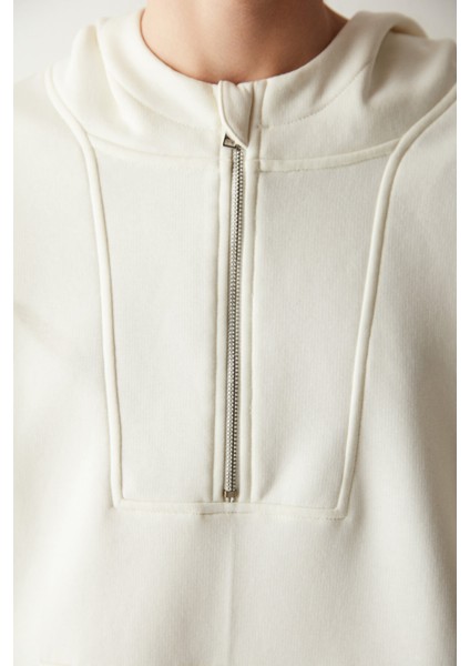 Yarı Fermuarlı Beyaz Sweatshirt indirimleri