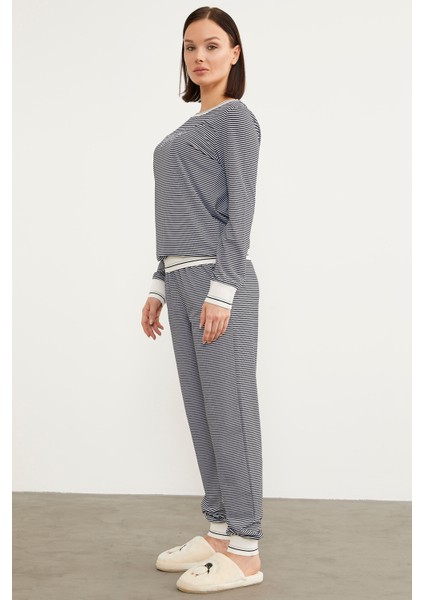 Çizgili Sıfır Yaka Pijama Takım - Lacivert