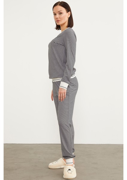 Çizgili Sıfır Yaka Pijama Takım - Siyah