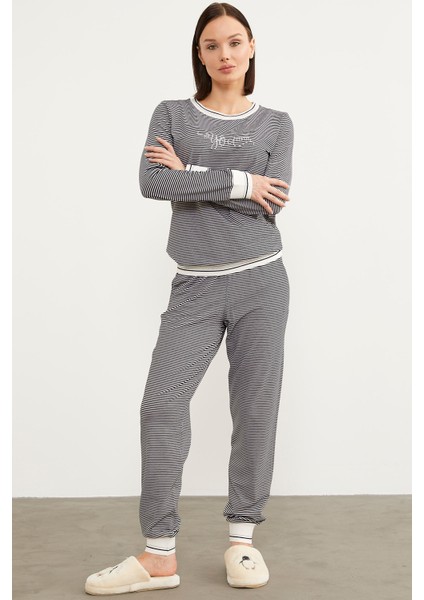 Çizgili Sıfır Yaka Pijama Takım - Siyah modelleri
