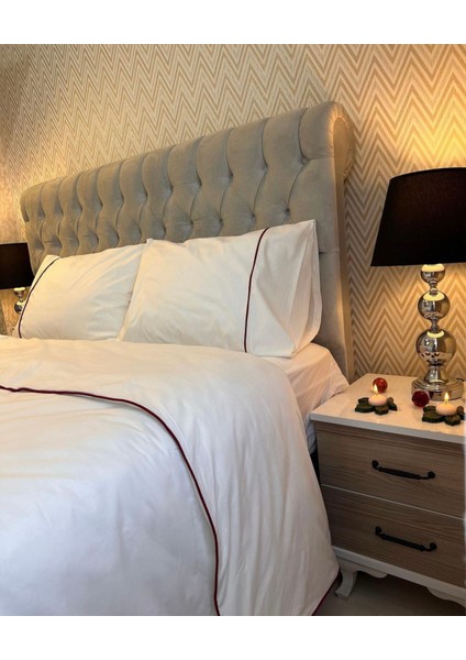 Çift Kişilik Kırmızı Biyeli-Beyaz Nevresim Takımı modelleri