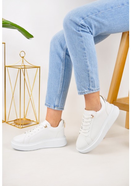 Gold Detaylı Bağcıklı Rahat Beyaz Sneaker Spor Ayakkabı fiyatları