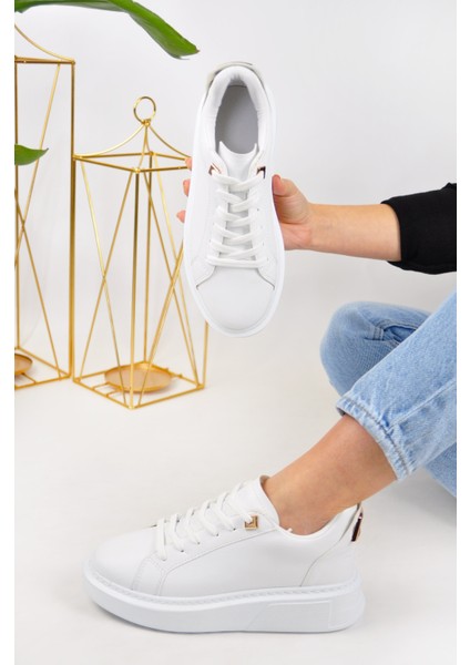 Gold Detaylı Bağcıklı Rahat Beyaz Sneaker Spor Ayakkabı modelleri