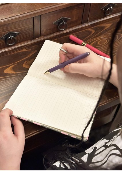 Venzi Art Sert Kapak Vegan Deri 192 Sayfa A5 80GR. Çizgili Defter