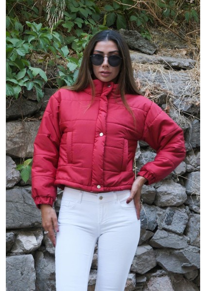 Kadın Bordo Dik Yaka Çıtçıtlı Fermuarlı Kısa Şişme Mont fırsatları