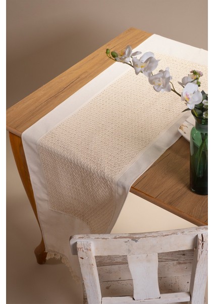 Ortası Küçük Dantelli Püsküllü Krem 45x150 cm Keten Runner Masa Örtüsü fiyatları