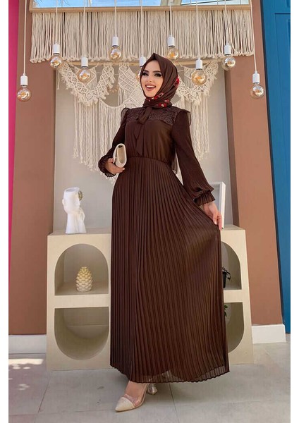 Bym Piliseli Omuz Kısmı Dantel Görünümlü Yaka Detay Elbise 3726 Kahverengi