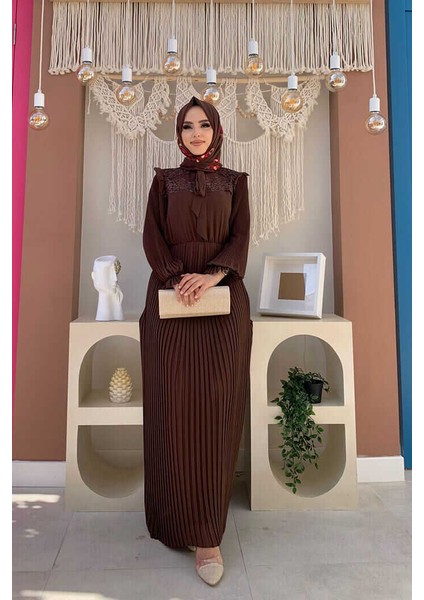 Bym Piliseli Omuz Kısmı Dantel Görünümlü Yaka Detay Elbise 3726 Kahverengi modelleri