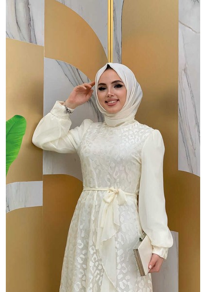 Bym Dantel Görünümlü Şifon Fırfır Detay Elbise 3783 Ekru fırsatları