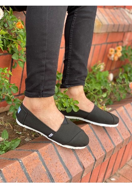 TOMS AYAKKABI