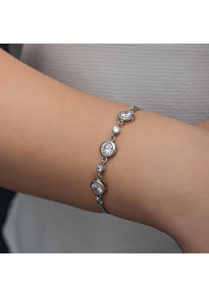 Gümüş Yuvarlak Taşlı Kadın Bileklik indirimleri