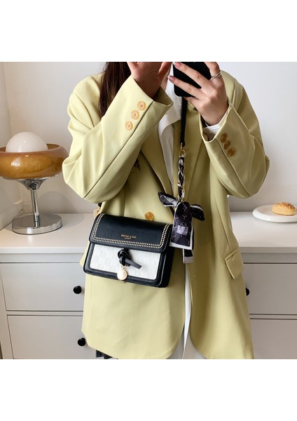 Popüler Yabancı Stil Krem ​​Küçük Kare Çanta Yeni Moda Niş Tasarım Ipek Eşarp Omuzdan Askili Çanta Kadınlar Için Taze Ve Tatlı Eğik Çapraz Çanta (Yurt Dışından) indirimleri