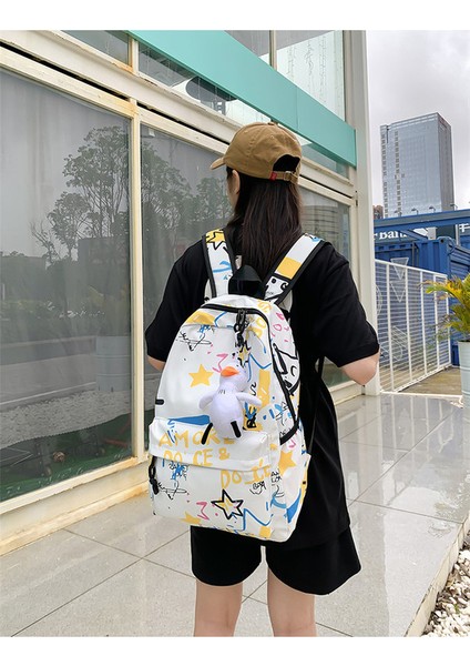 Lise Öğrencilerinin Okul Çantası (Yurt Dışından)