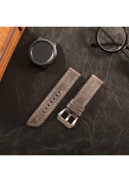 Samsung Galaxy Watch 4 5 6 / Watch 6 Classic 40MM 43MM 44MM 47MM Watch 5 Watch 5 Pro 40MM 44MM 45MM Watch 4 40MM 42MM 44MM 46MM Oval Uçlu Gri Deri Kordon 20MM Hakiki Deri Kayış modelleri