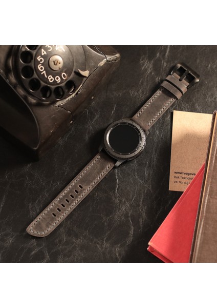 Samsung Galaxy Watch 4 5 6 / Watch 6 Classic 40MM 43MM 44MM 47MM Watch 5 Watch 5 Pro 40MM 44MM 45MM Watch 4 40MM 42MM 44MM 46MM Oval Uçlu Gri Deri Kordon 20MM Hakiki Deri Kayış