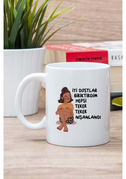 Beyaz Iyi Dostlar Biriktirdim Baskılı Kupa Bardak