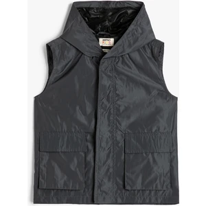 Kapşonlu Kolsuz Yelek Cep Detaylı Rüzgar Kapaklı