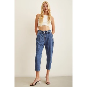 Never More Beli Lastikli Mom Jean