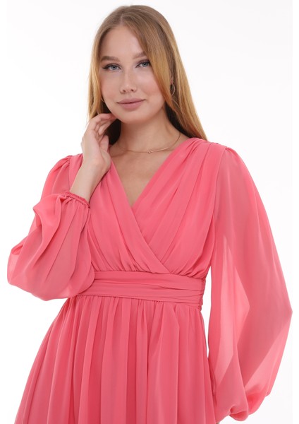 Kruvaze Yaka Korsajlı Büzgülü Şifon Elbise fırsatları