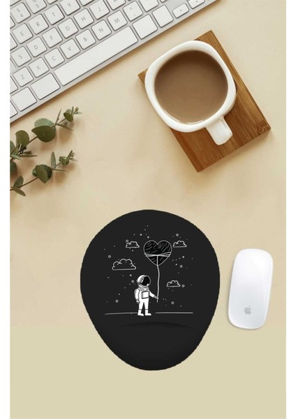 Aşık Astronot Desenli Bilek Destekli Mouse Pad