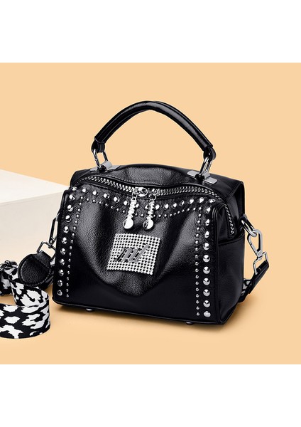 Kırmızı Marka Kadın Deri Çantalar Moda Perçin Kadın Çantası Siyah Bayanlar Için Yüksek Kapasiteli Crossbody Çanta 2020 Yeni Lüks Omuzdan Askili Çanta (Yurt Dışından) modelleri