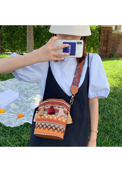Püskül Saçaklı Tote Çanta Crossbody Omuz Çantası Geniş Kayış Lüks Tasarımcı Çanta ile Kırmızı Bohem Örgü Kova Crossbody Çanta (Yurt Dışından) fırsatları