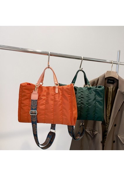 Beyaz Moda Omuz Çantası Büyük Kapasiteli Kadın Crossbody Çanta Düz Renk Naylon Yumuşak Bayanlar Için Seyahat Için Taşınabilir Hafta Sonu Için Hediye (Yurt Dışından) fırsatları