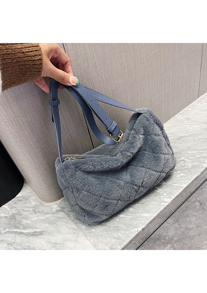 Siyah Kış Trendi Peluş Çanta Kadınlar Için Eşkenar Dörtgen Desen Taklit Kürk Tasarımcı Çanta Lüks Marka Tote Çanta Bayanlar Omuz Alışveriş Çantası (Yurt Dışından) modelleri