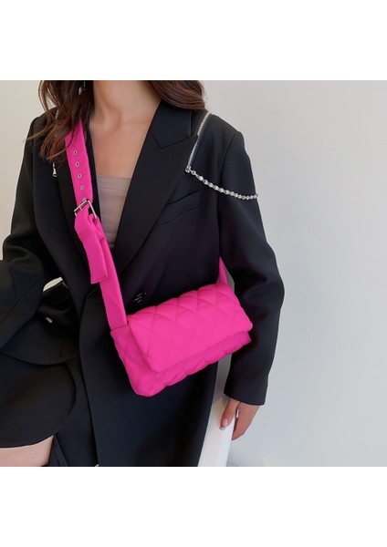 Beyaz 2022 Yeni Uzay Yastıklı Pamuk Tote Çanta Tasarım Kapitone Kadın Omuz Crossbody Çanta Lüks Kadın Aşağı Çanta Küçük Tote Çanta (Yurt Dışından) fiyatları