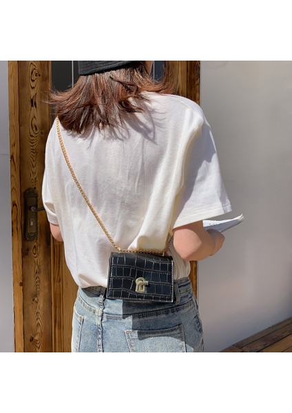 Kırmızı Kadınlar Saf Mini Zincir Omuz Çantaları Pu Deri Gençlik Bayanlar Küçük Kare Çanta Pu Deri Rahat Messenger Crossbody Çanta (Yurt Dışından) fiyatları