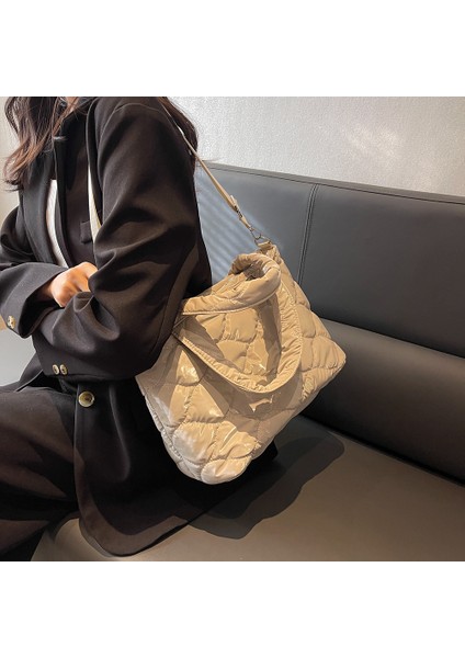 Gümüş Moda Kadın Omuz Çantaları Kış Düz Renk Naylon Pamuk-Yastıklı Çanta Rahat Kadın Büyük Fermuar Kapitone Crossbody Çanta Tote (Yurt Dışından) fırsatları