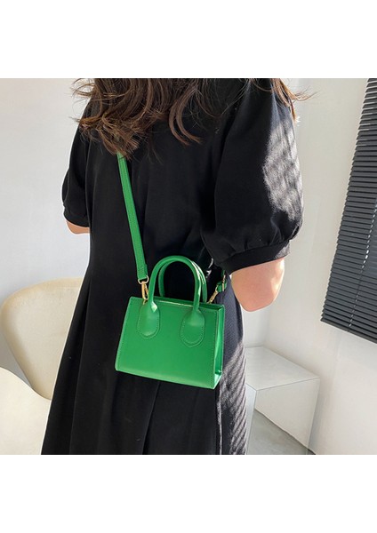 Beyaz 2022 Yeni Kadın Deri Küçük Kare Çanta Lüks En Saplı Çanta Kalın Zincir Omuz Crossbody Messenger Çanta Satchel Çanta (Yurt Dışından) indirimleri