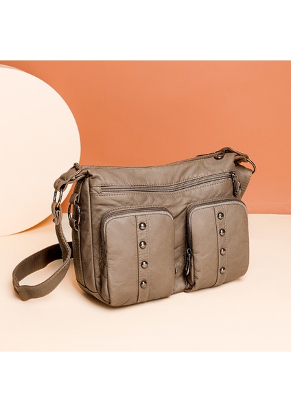 Açık Kahverengi 2023 Yeni Hakiki Deri Premium Çanta Perçinli Tasarım Orta Yaşlı Kadınlar Için Crossbody Çanta Messenger Omuz Çantası Kadın Tote (Yurt Dışından)