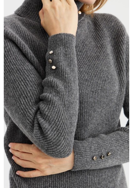 Kadın Tam Balıkçı Yaka Kol Ucu Düğmeli Yün Kazak Füme fırsatları