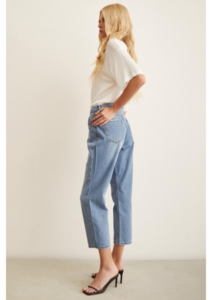 Yüksel Bel Mom Fit Jean modelleri